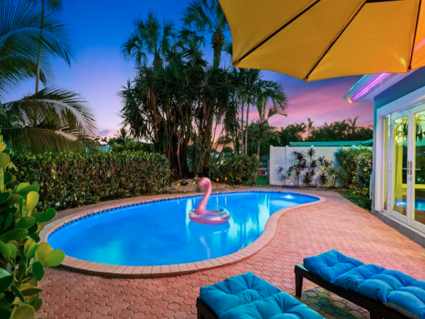 Luxurious Fort Lauderdale River Access with Heated Pool & Kayaks